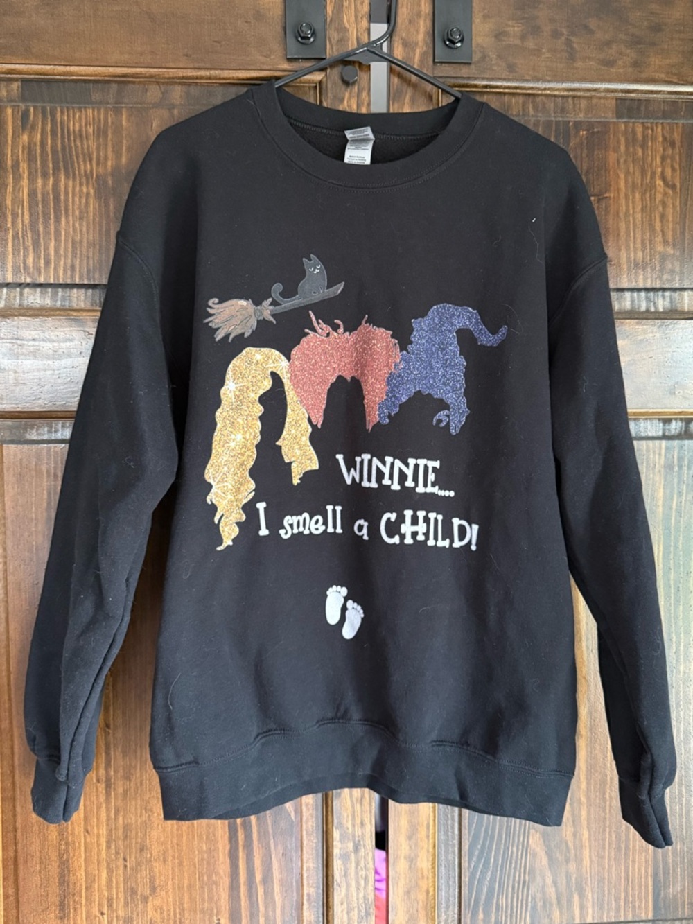 Winnie, I smell a child sweat shirt- Hocus Pocus